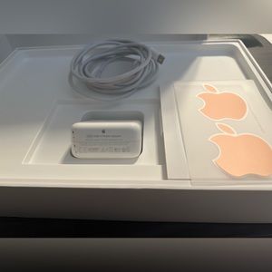 Macbook 12 in & apple watch 7 41 mm stainless steel